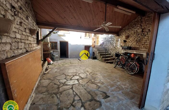 MAISON DE VILLAGE AVEC COUR — photo 2