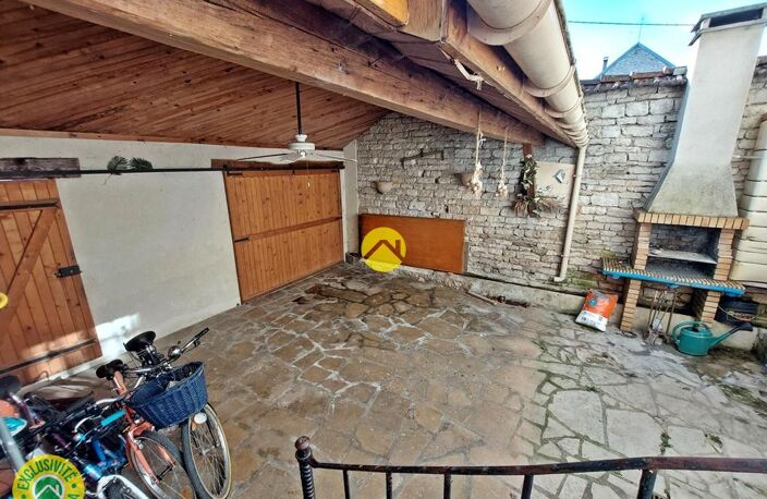 MAISON DE VILLAGE AVEC COUR — photo 3