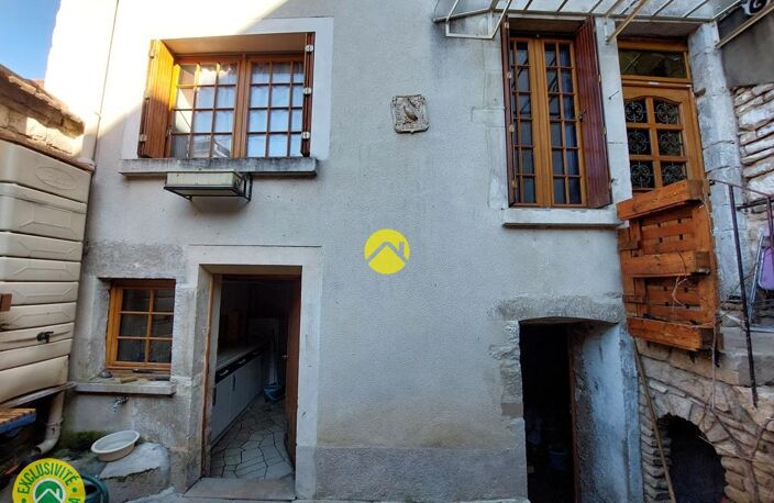 MAISON DE VILLAGE AVEC COUR — photo 4