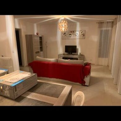 Appartement 4 pièces 1300 €