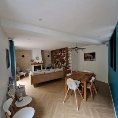 Maison 5 pièces 2200 €