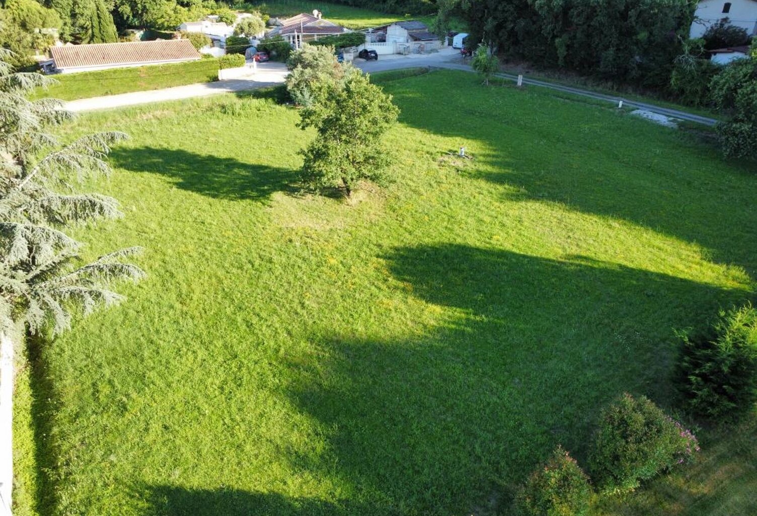 Terrain hors lotissement viabilisé — photo 1