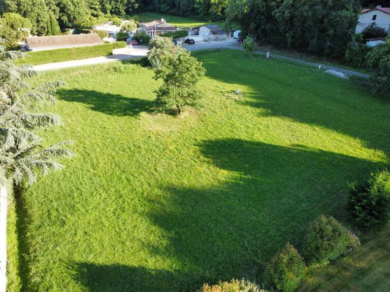 Terrain hors lotissement viabilisé — photo 1