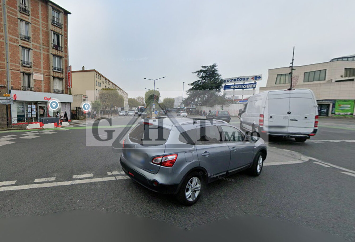 A VENDRE 400 M² LOCAL D'ACTIVITE - COMMERCIAL A STAINS — photo 1