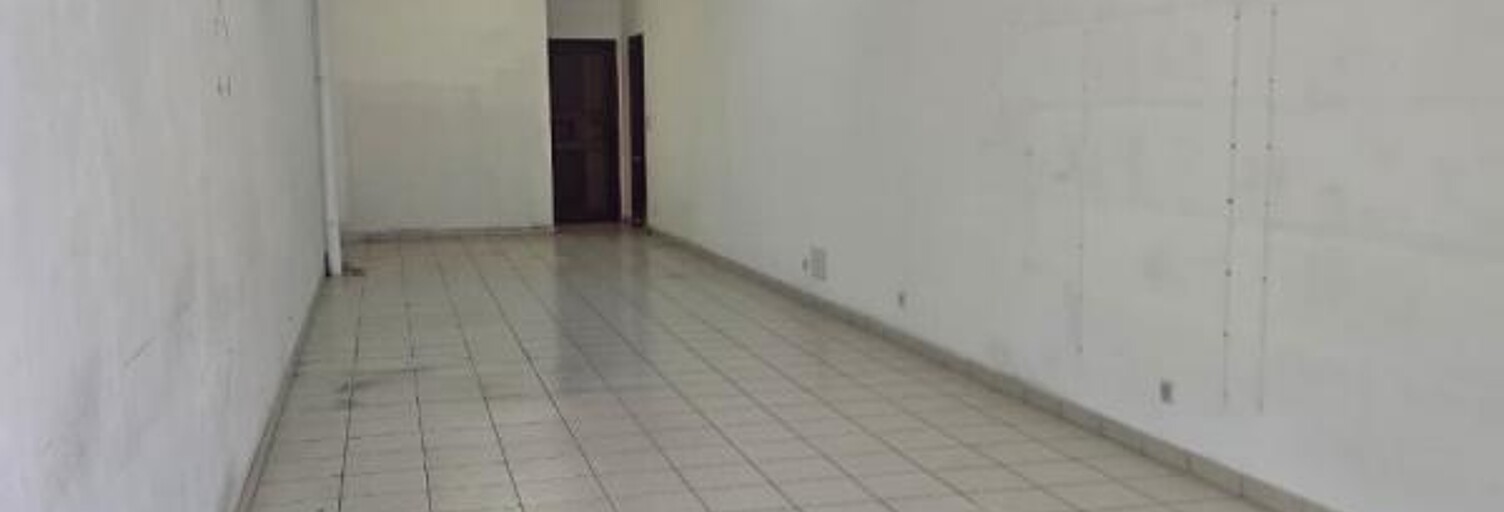 Commerce  60 m² à louer à Saint-Louis (97450)