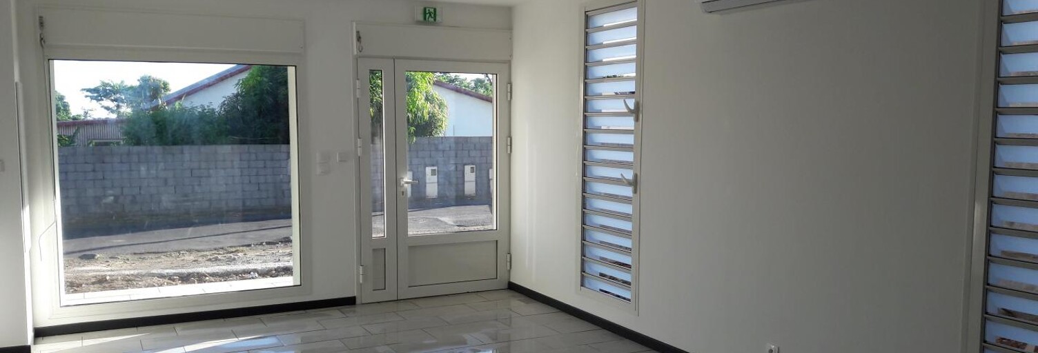 Commerce  45 m² à louer à Saint-Louis (97450)