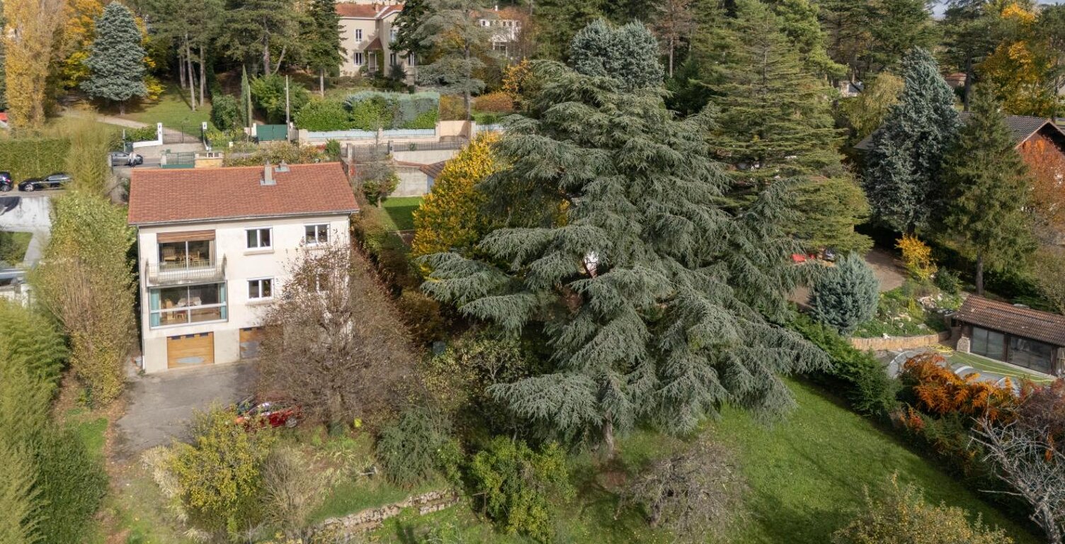 Saint-Cyr-au-Mont-d’Or – maison familiale à fort potentiel, vue panoramique et emplacement privilégié — photo 1