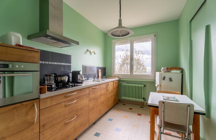 Saint-Cyr-au-Mont-d’Or – maison familiale à fort potentiel, vue panoramique et emplacement privilégié — photo 3