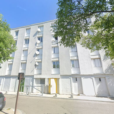 Appartement 4 pièces 725 €