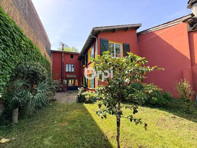 Charmante maison de ville avec jardin et emplacement idéal — photo du bien