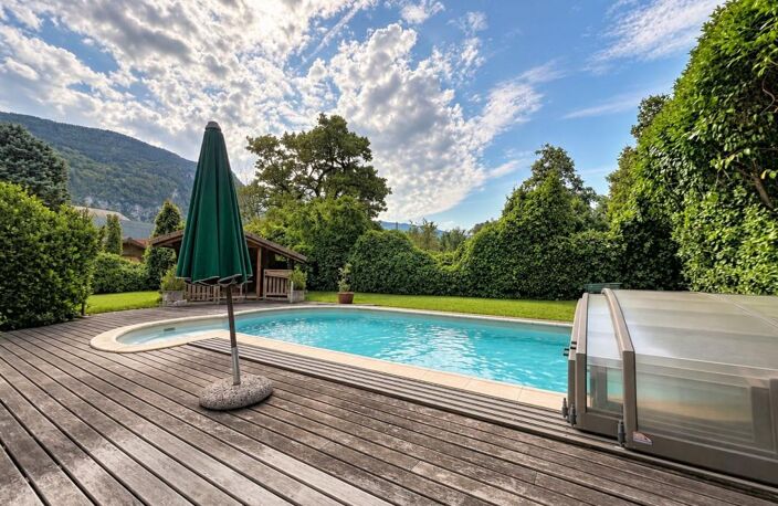 MAISON D’ARCHITECTE DE 170 M² AVEC PISCINE CHAUFFÉE – CLUSES — photo 3