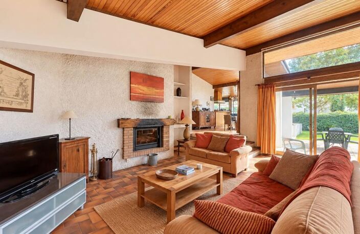 MAISON D’ARCHITECTE DE 170 M² AVEC PISCINE CHAUFFÉE – CLUSES — photo 5