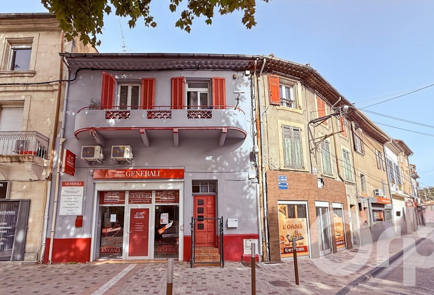 A VENDRE - Local commercial + appartement - centre ville de Sorgues — photo 1