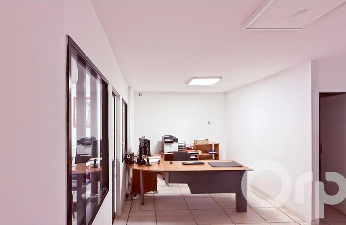 A VENDRE - Local commercial + appartement - centre ville de Sorgues — photo 3