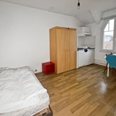 Appartement 1 pièces 360 €