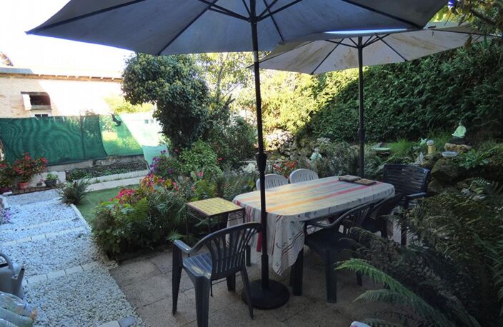 Maison 76 m2 / 2 chambres / grange attenante 34m² / petit jardin — photo 2