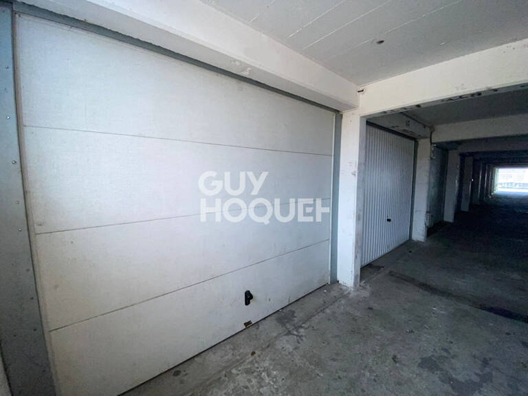 Garage de 13.6 m² à vendre libre d'occupation- quartier GIVORS PLAINES — photo 1