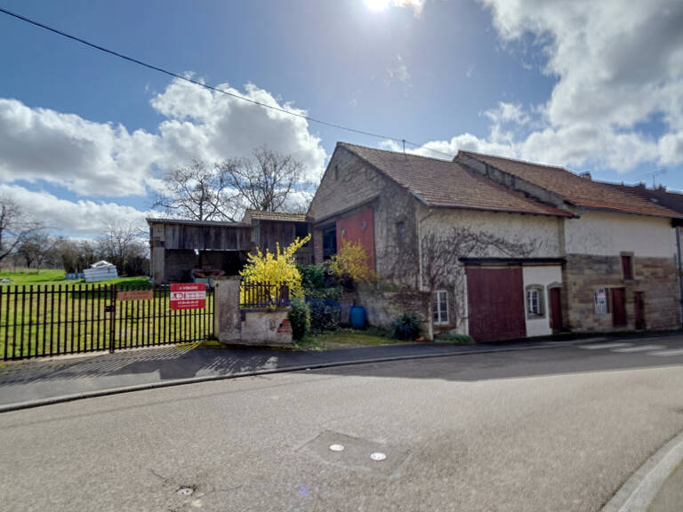 Maison avec grange à Petersbach : un potentiel rare sur 19 a — photo 1