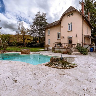 Maison 10 pièces 680000 €