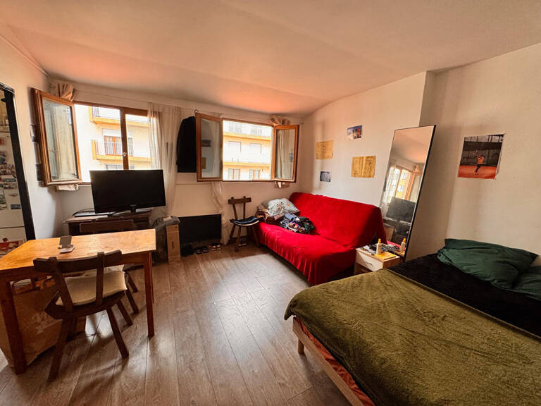 MARSEILLE 5ème STUDIO 25 m2 environ EN DERNIER ETAGE — photo 1