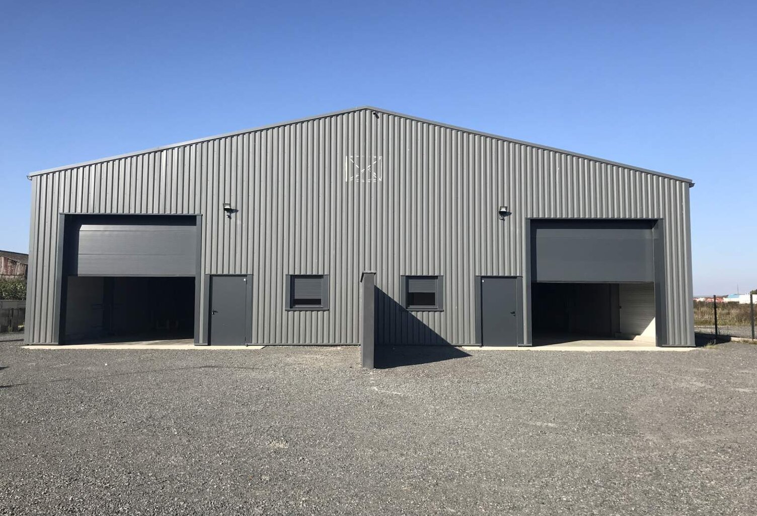 Vente commerce  396 m² Druye (37190) — photo 1