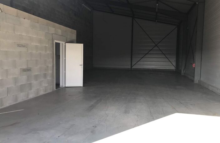 Vente commerce  396 m² Druye (37190) — photo 3