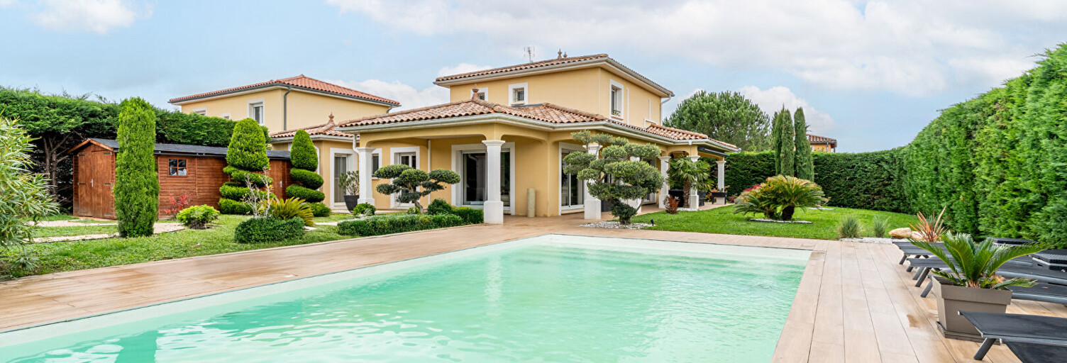 Maison 7 Pièces 176 m² à vendre à Saint-Bonnet-de-Mure (69720)