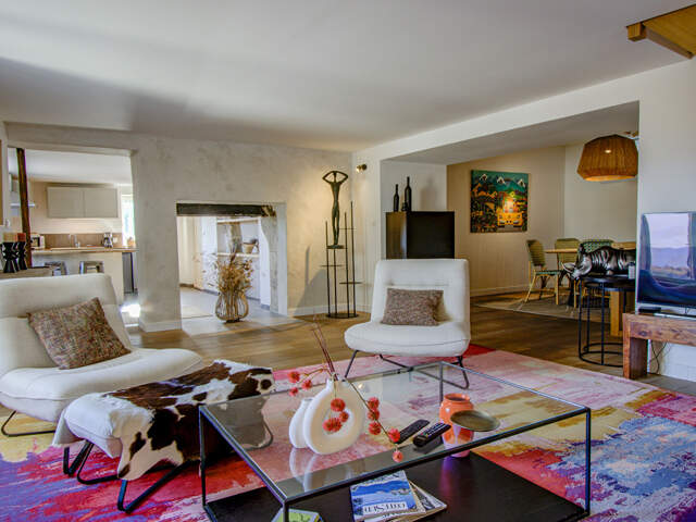 Maison de village au pied du château de Grignan — photo du bien