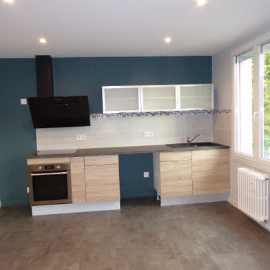 Appartement 4 pièces 700 €