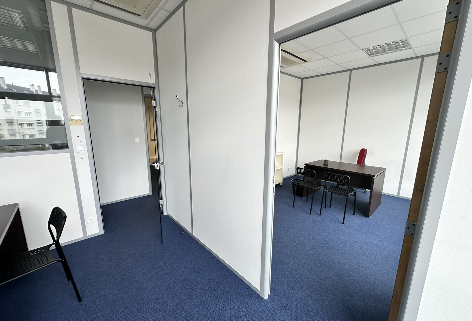 Bureaux 107m2 - Angers, Belle Beille — photo 1