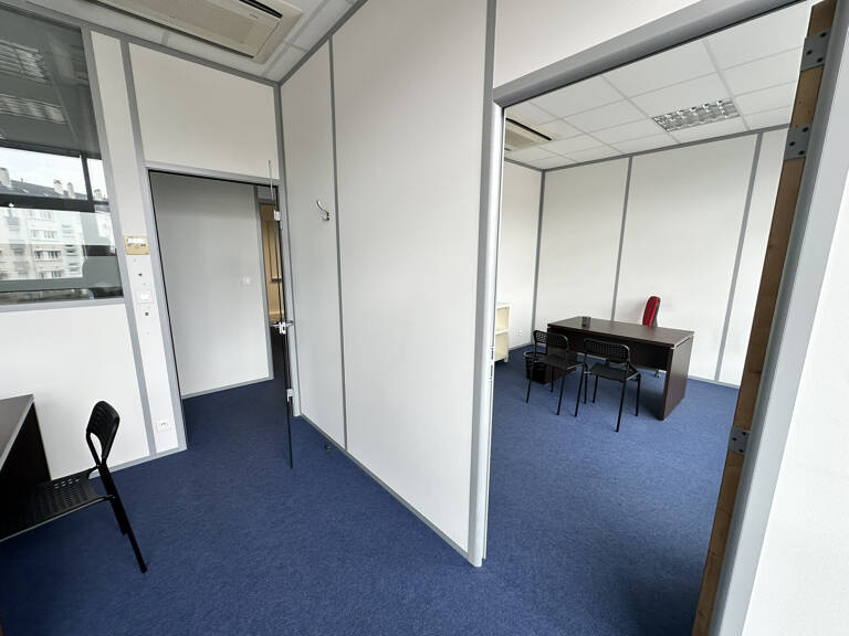Bureaux 107m2 - Angers, Belle Beille — photo 1