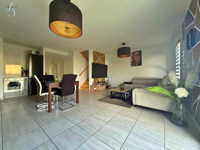 Maison récente de 85m2 à Certines 3 chambres sur un terrain — photo 1