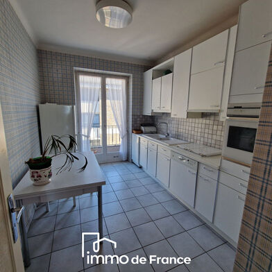 Appartement 4 pièces 160000 €