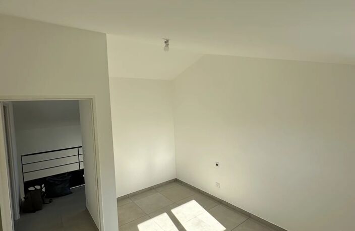TOREILLES VILLAGE villa 3 faces t4 sur 530m2 de terrain garage jardin — photo 4