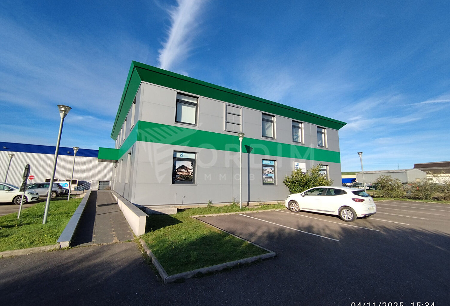 AUXERRE - 55 AV JEAN MERMOZ - LOCAL COMMERCIAL DE 112M² - 7 PARKINGS — photo 1