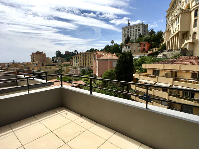 STUDIO 31 m2 CENTRE VILLE MENTON — photo du bien