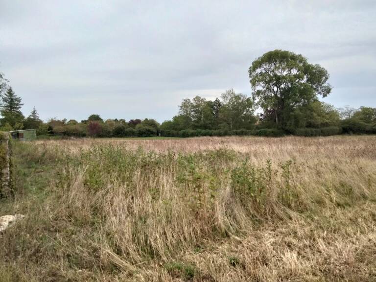 Terrain constructible 2363m2, 2 mns Neuville — photo 1