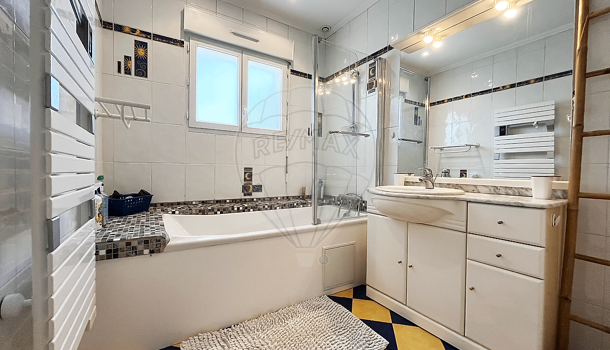 Villa / Maison 8 pièces  à vendre Saint-Sulpice-de-Royan 17200