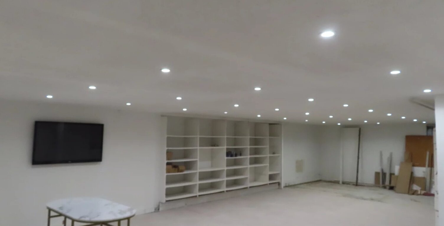 LOCAL COMMERCIAL 485 m² CANNES — photo 1