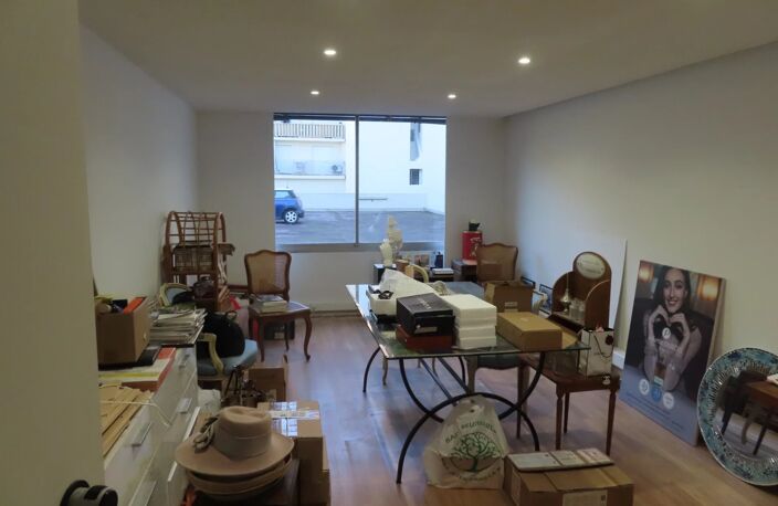 LOCAL COMMERCIAL 485 m² CANNES — photo 3