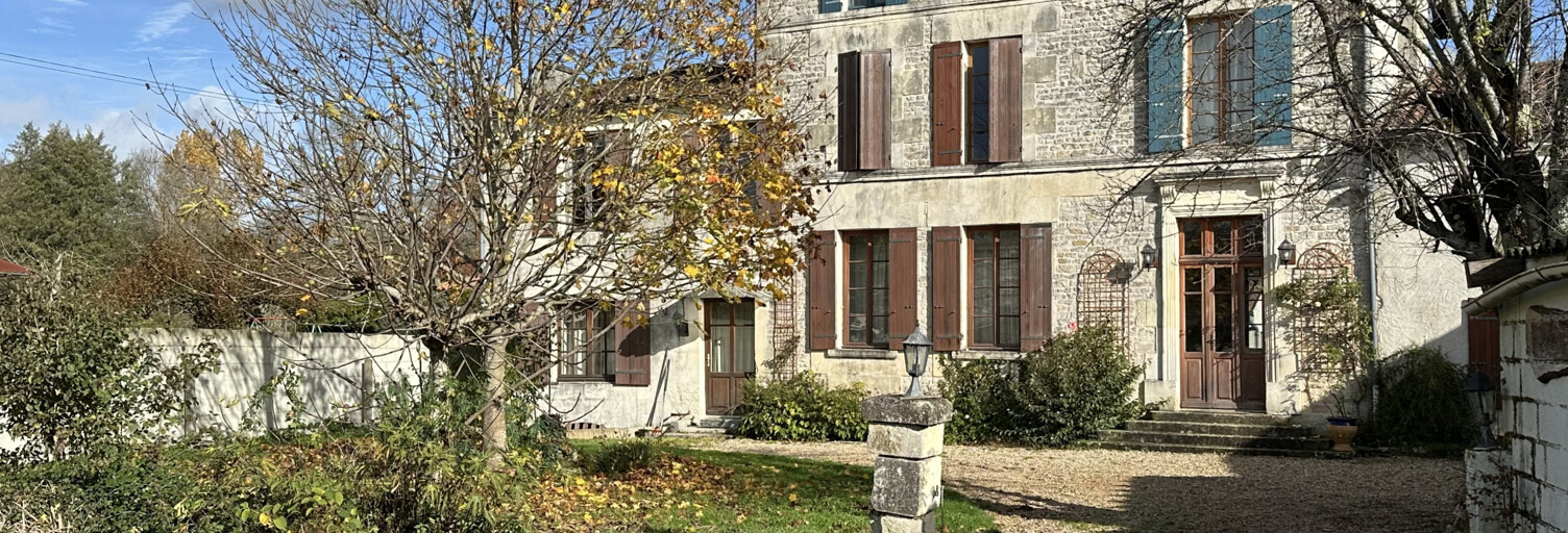 Maison 10 Pièces 274 m² à vendre à Authon-Ébéon (17770)