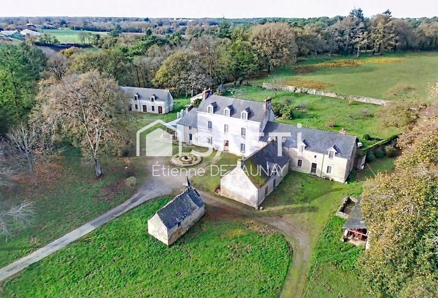 Proche REDON, au coeur de 24ha, propriété avec dépendances. — photo 1