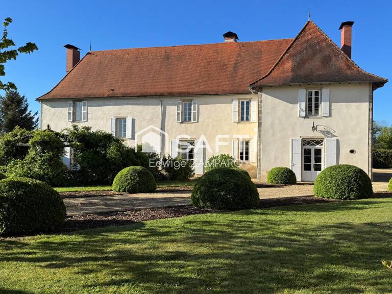 Propriété rénovée dans les règles de l'art, sur 1,3 Ha. — photo 1