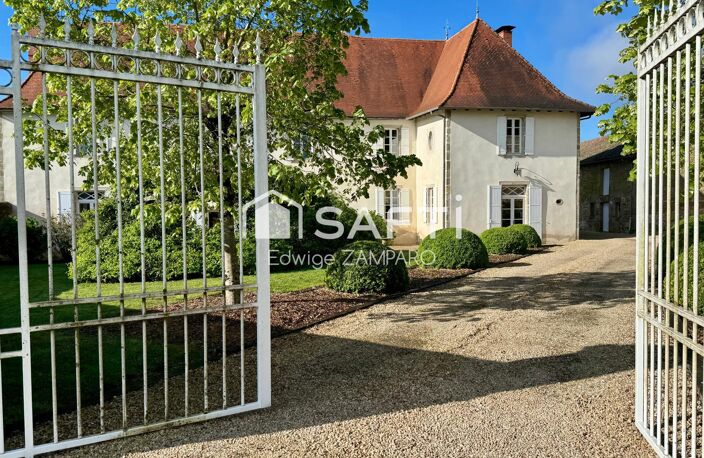 Propriété rénovée dans les règles de l'art, sur 1,3 Ha. — photo 2