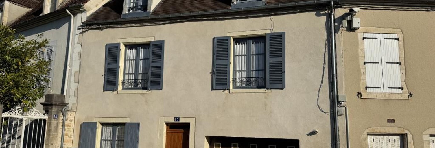 Maison 7 Pièces 134 m² à vendre à Saint-Amand-Montrond (18200)