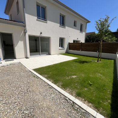 Maison 4 pièces 1050 €
