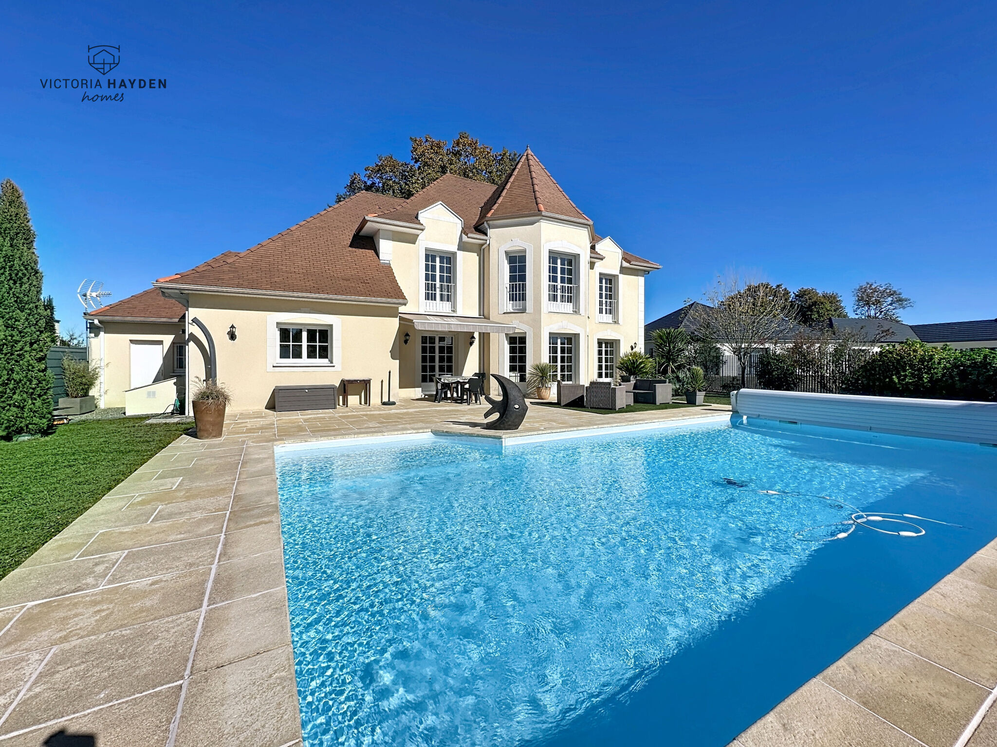 Villa / Maison  T7 à vendre Idron 64320