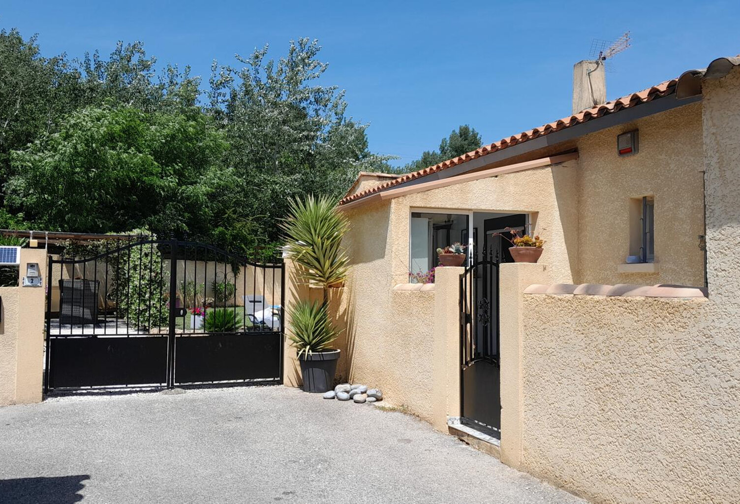 Sérénité, Convivialité et Nature Maison T4  MIRAMAS — photo 1