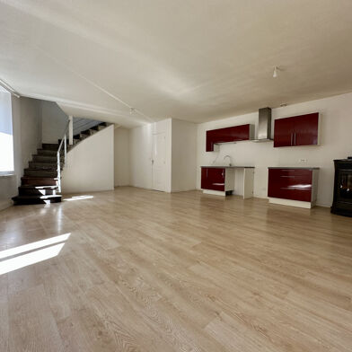 Maison 4 pièces 875 €