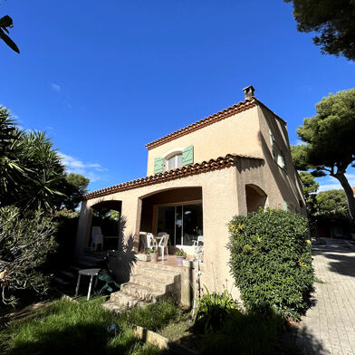 Maison 6 pièces 2210 €